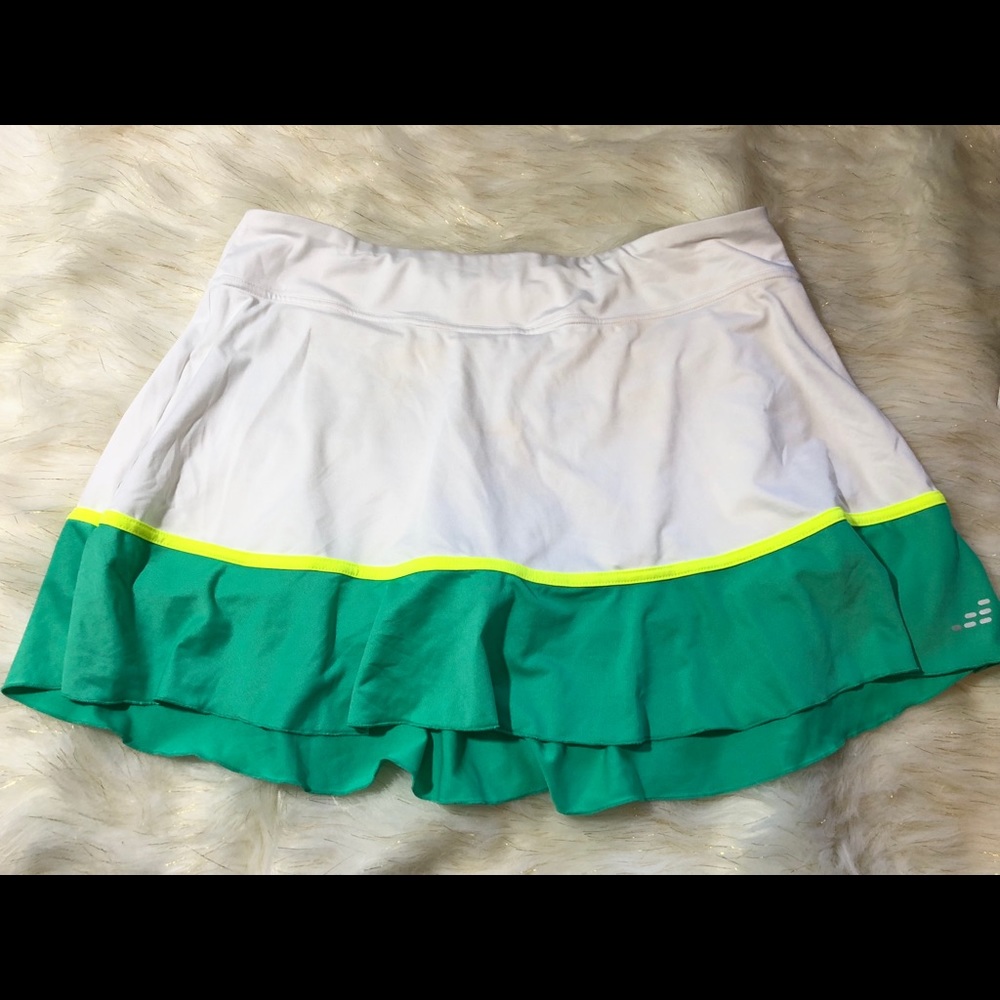 💟 NWOT • Women’s •XL • Active Skort